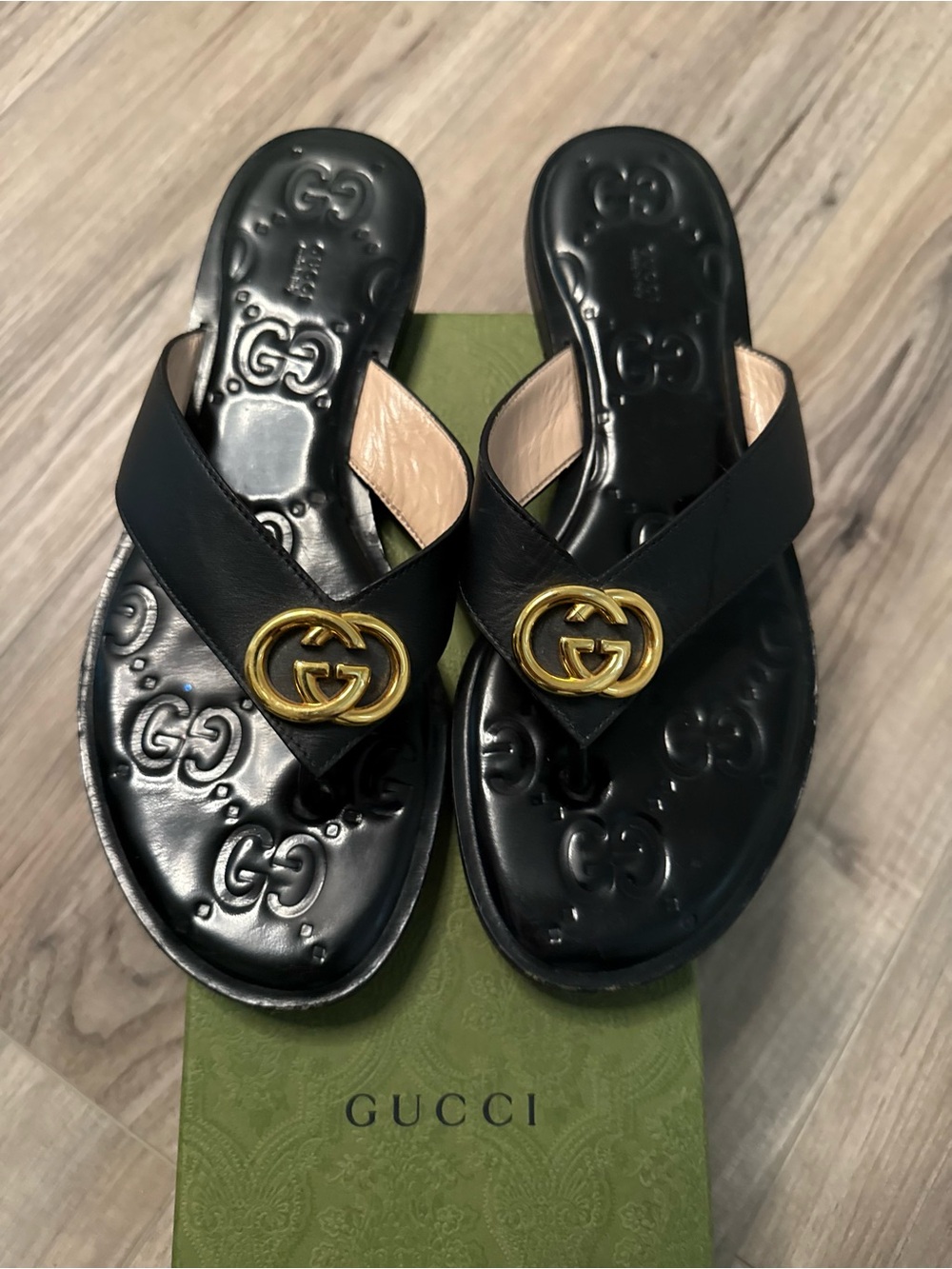 Gucci Black Leather GG Logo Thong Sandals with Gold Double G